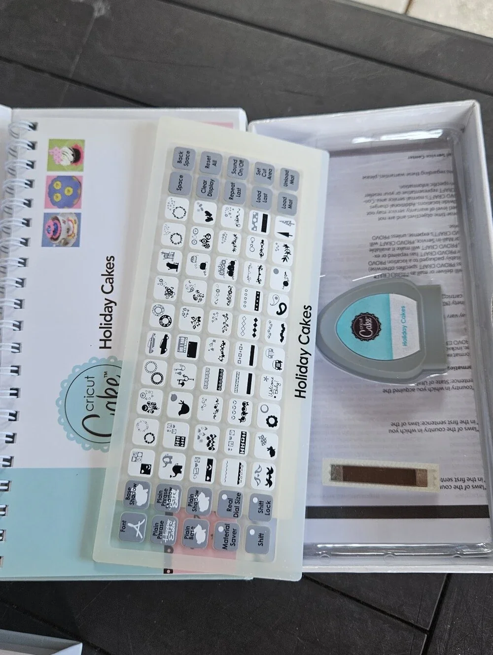 CRICUT‎ CAKE Cartridge~HOLIDAY CAKES~100s of Images.